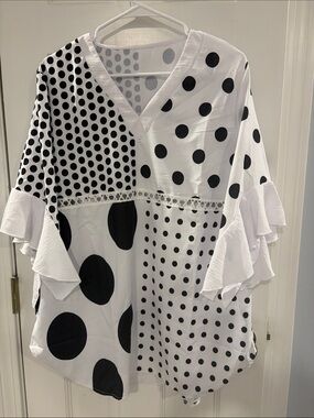Polka Dot V-Neck Ruffle Sleeve Tunic - Black & White